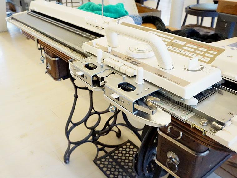 Knitting Machine