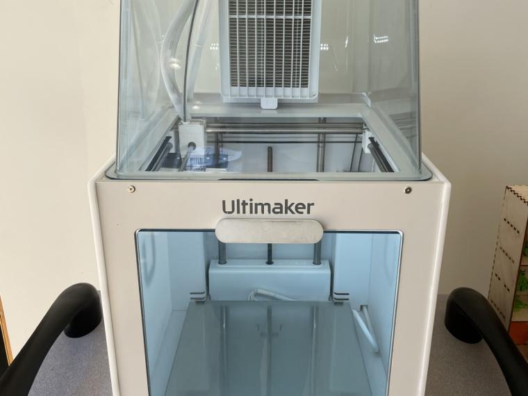 Ultimaker 2+ Connect at Hespeler location