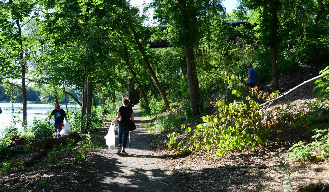 Barbara Hobot, Grand River Clean-Up, 2018. Photo Lisa Hirmer. 