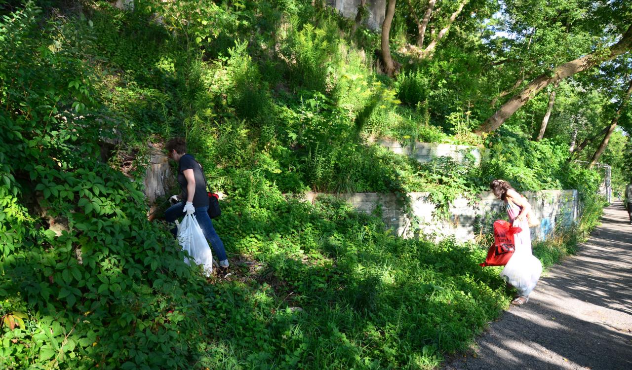 Barbara Hobot, Grand River Clean-Up, 2018. Photo Lisa Hirmer. 