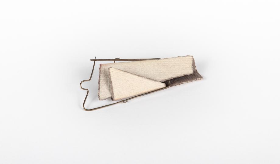 Aggie Beynon, Untitled (Brooch 1), 1984. Photo: Scott Lee